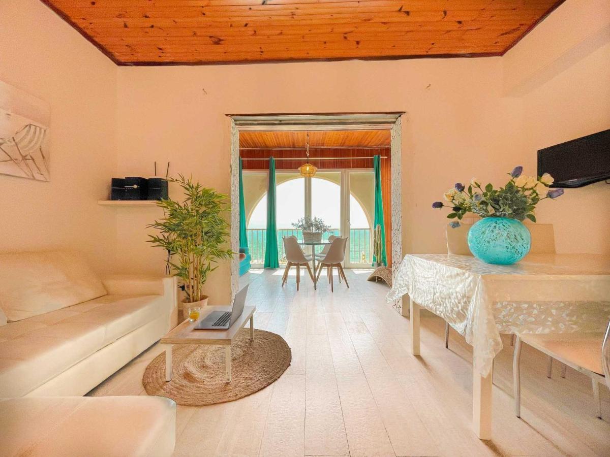 Athena Sea Front Apartment, Parking & Pool Lago Patria Εξωτερικό φωτογραφία