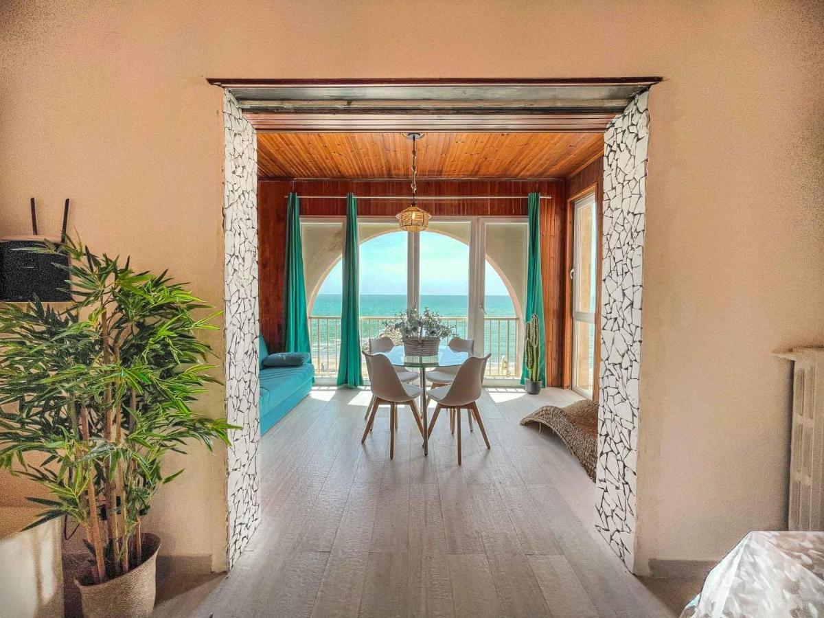 Athena Sea Front Apartment, Parking & Pool Lago Patria Εξωτερικό φωτογραφία