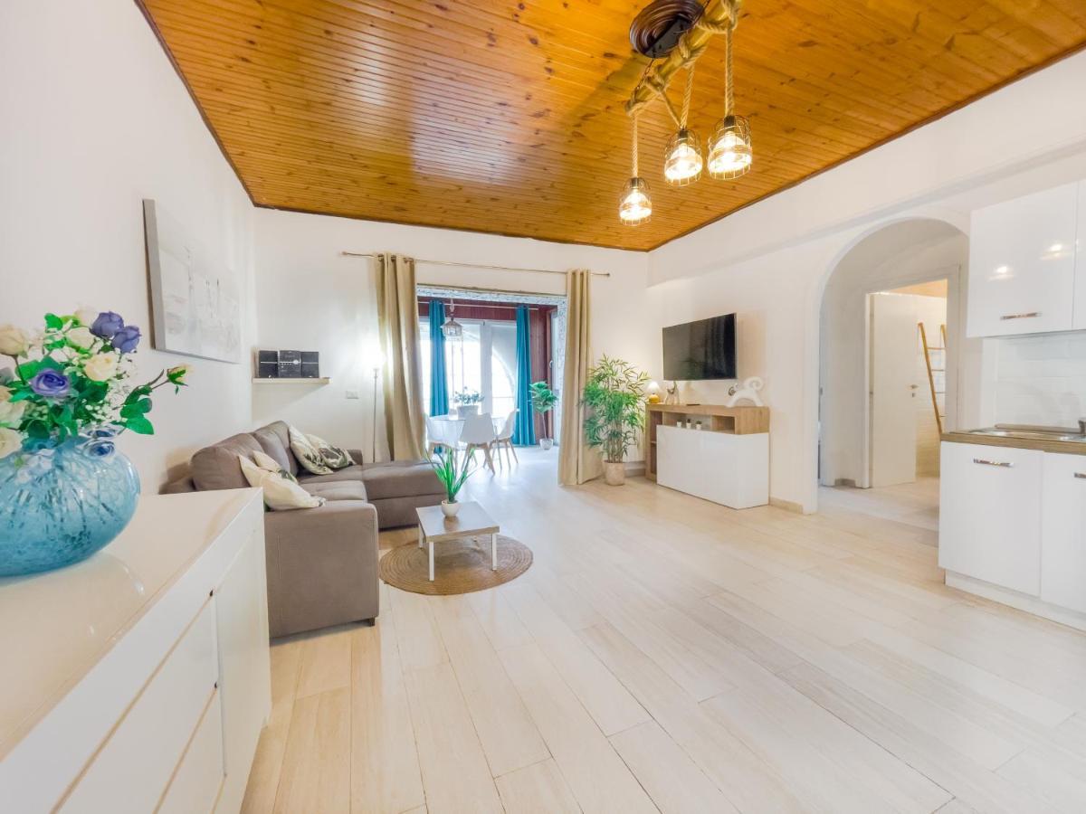 Athena Sea Front Apartment, Parking & Pool Lago Patria Εξωτερικό φωτογραφία